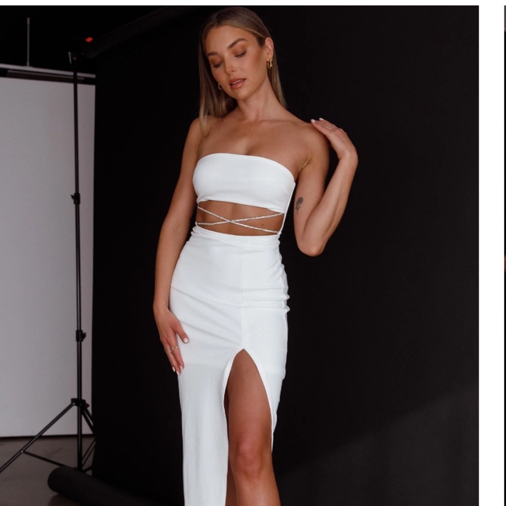 NOHEMI STRAPLESS DIAMANTE MIDI DRESS WHITE